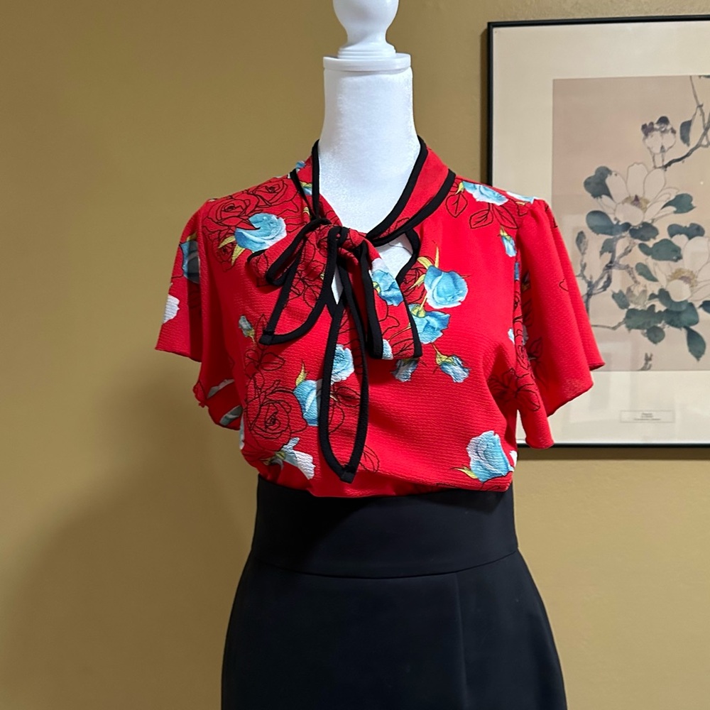 ♥️Kaii Los Angeles Floral Print Tie-Neck Blouse - Size S